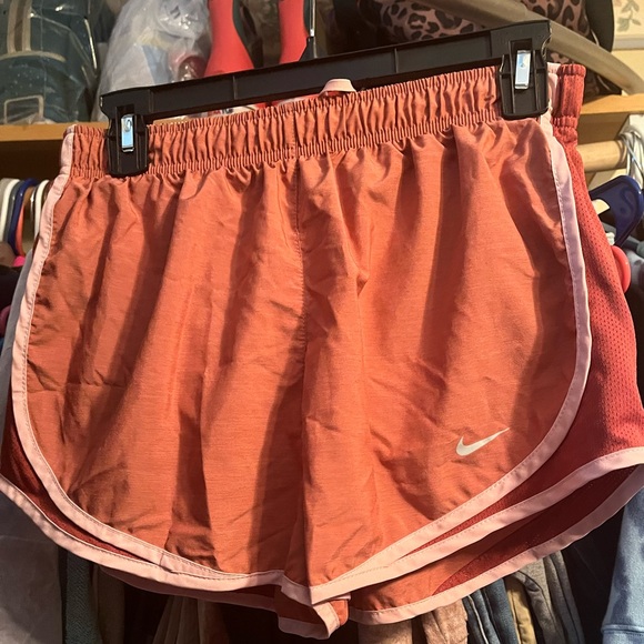 Nike shorts - Picture 1 of 2